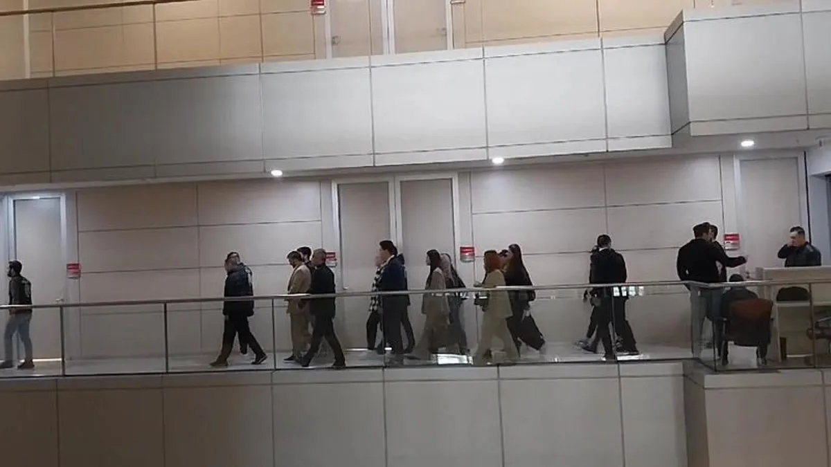 İstanbul’da yasadışı bahis reklamı operasyonunda 12 şüpheli tutuklandı