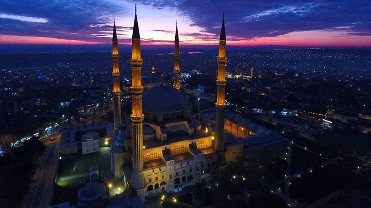 Bu akşam Miraç Kandili’nde çekilecek tesbihler ve zikirler: Miraç Kandili ibadetleri