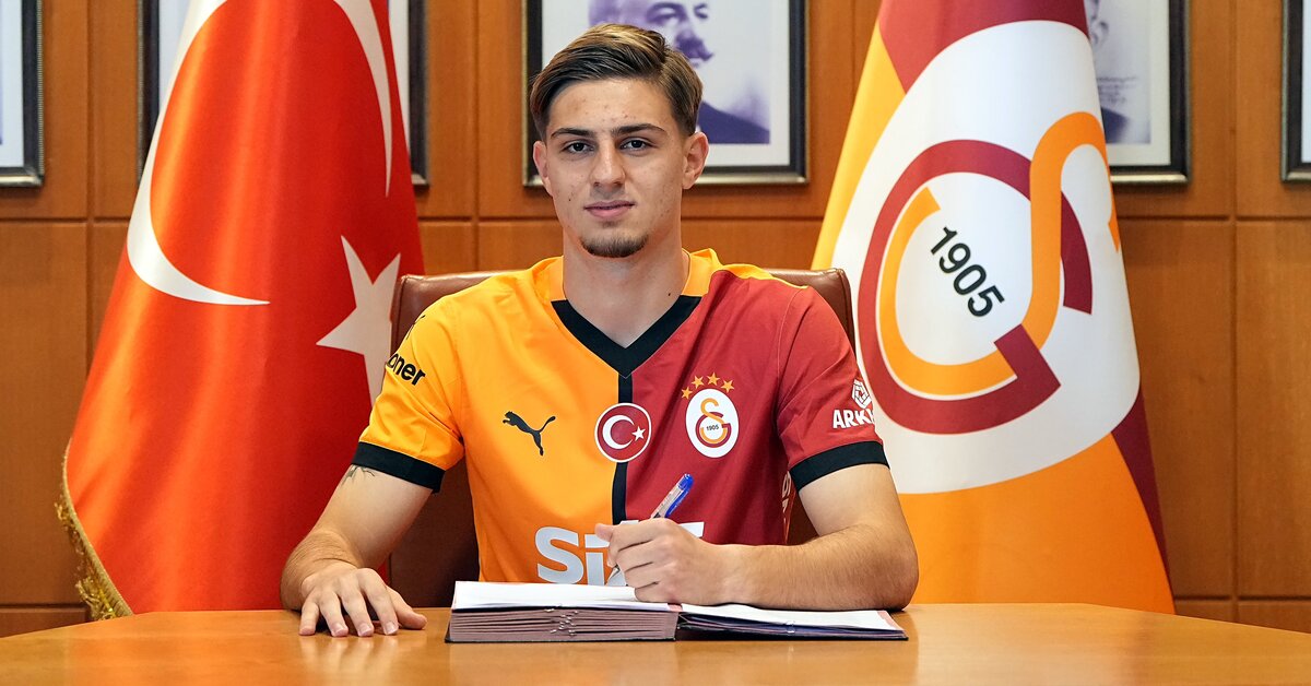 Galatasaray genç futbolcularının sözleşmesini uzatttı!