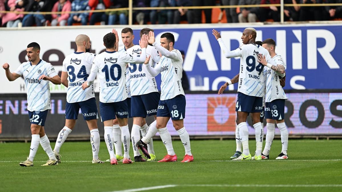 Alanyaspor 0-2 Fenerbahçe MAÇ ÖZETİ | Kanarya, Akdeniz’de 3 puanı kaptı!