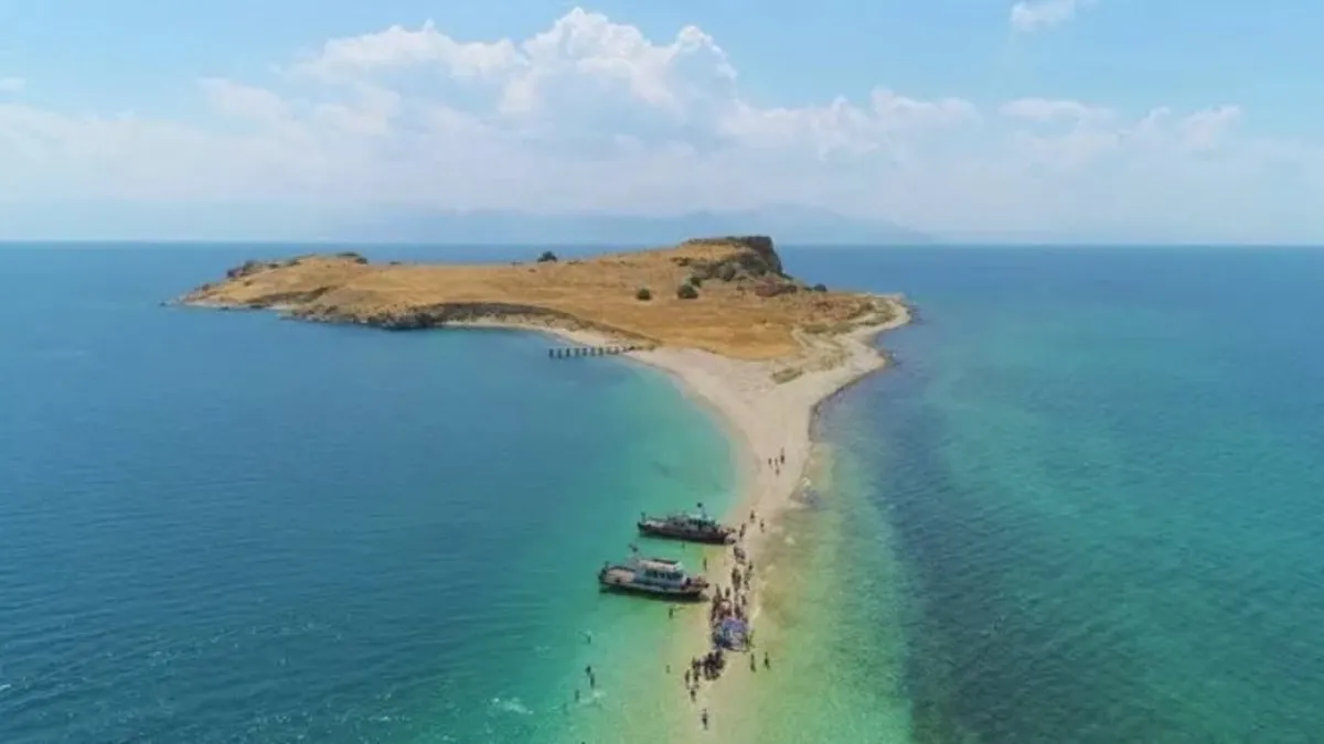 Çarpanak Adası Nerede? Yol Tarifi ile Van Çarpanak Adası’na Nasıl Gidilir?